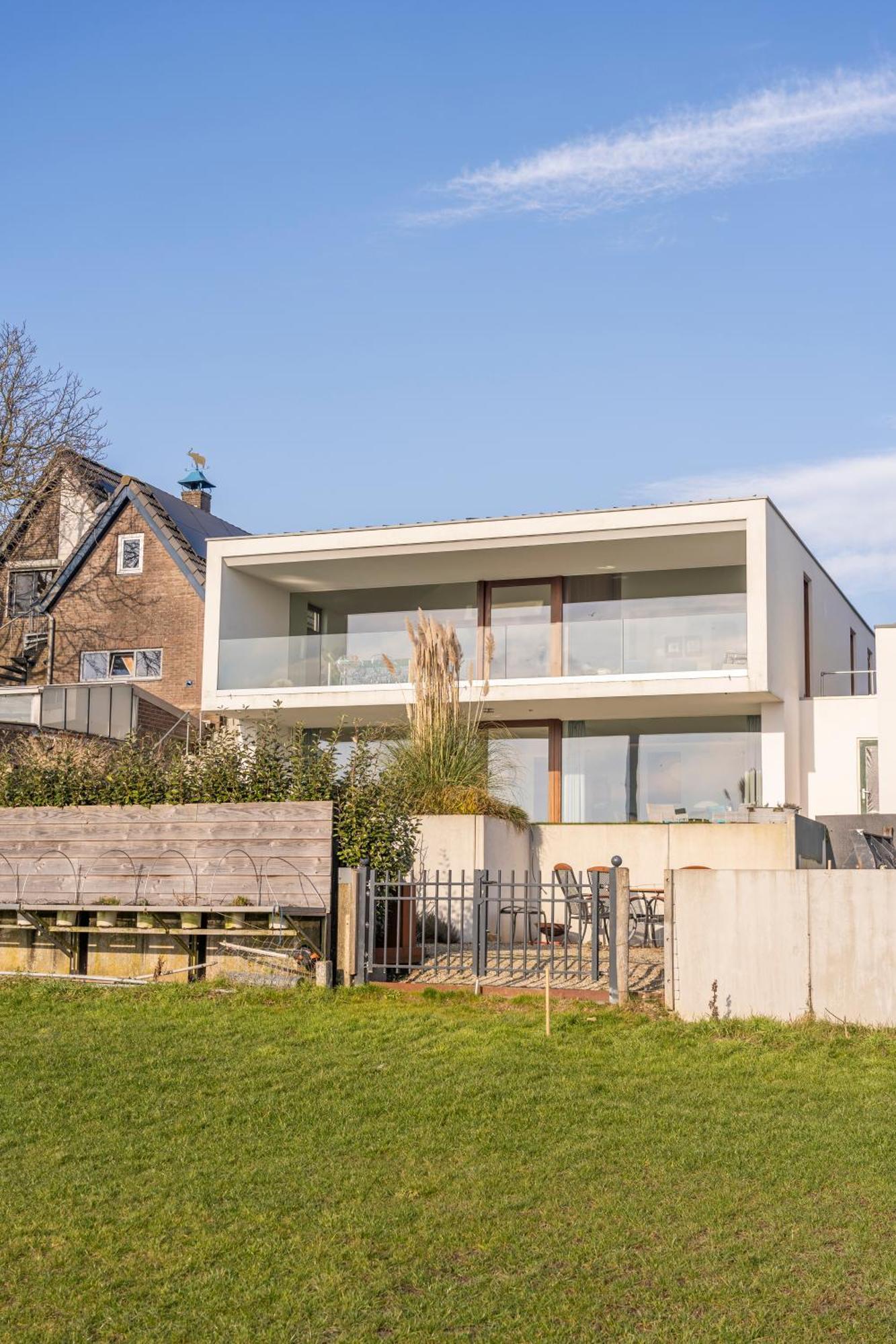 Luxe Apartment Direct Aan De Rivier Rhenen Esterno foto